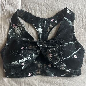 DarcSport women’s camo sports bra